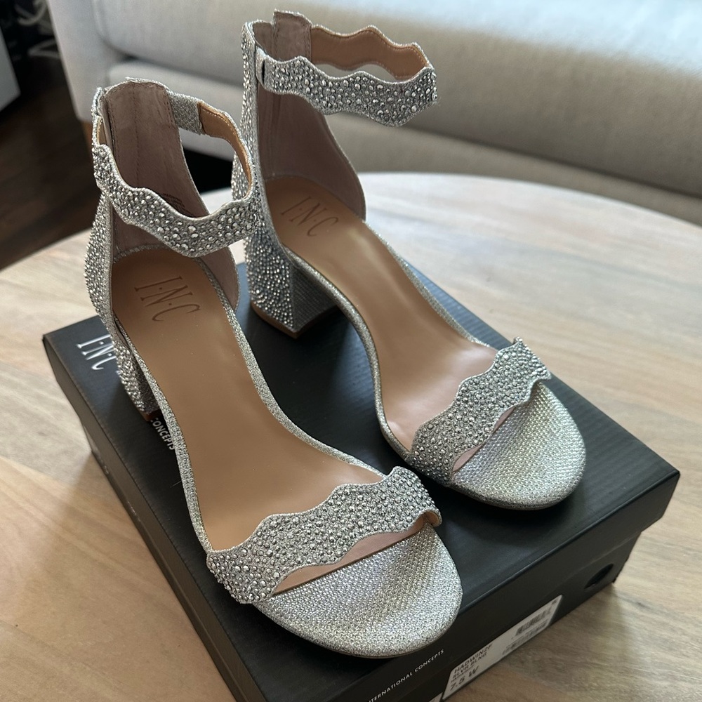 INC Hadwin Silver bling sandal crystal scalloped block heel dress sandal SZ 7.5W